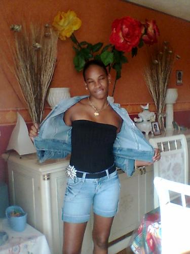 karine aka ti la guepe